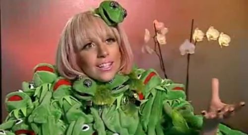 lady gaga kermit the frog dress 14 of most memorable looks ever 14 Reasons Why Lady Gaga